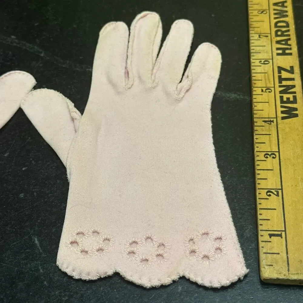 Vintage 50s Pink Cotton Gloves Scallop Daisy Eyelet Duchess Size 6